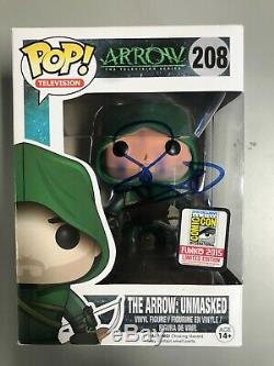 Arrow Funko Pop! Arrow Unmasked SDCC (Signed by S. Amell) READ DESCRIPTION