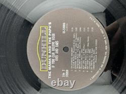 ALBUM VINYLE AUTOGRAPHE SIGNÉ PAR TOUT LE GROUPE Mamas and the Papas