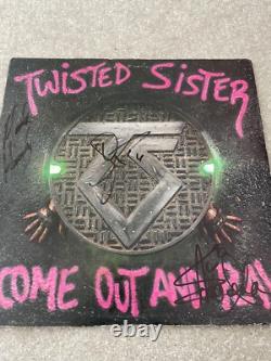 Album vinyle dédicacé de Twisted Sister avec certificat d'authenticité JSA signé Come Out and Play
