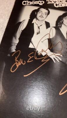 Album vinyle signé et autographié de Cheap Trick par Rick Nielsen et Bun E. Carlos