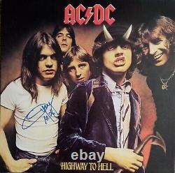 Angus Young a signé un vinyle de l'album AC/DC Highway To Hell