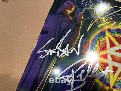 Anthrax a signé un disque vinyle LP dédicacé pour tous les rois