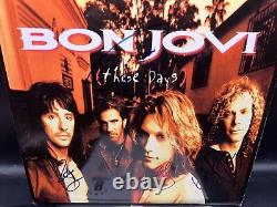 Autographe signé par le groupe Bon Jovi - Vinyle 2LP de l'album 'These Days' avec certification Beckett LOA