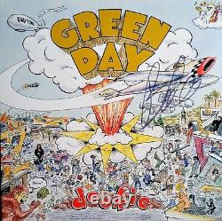 Billie Joe Armstrong a signé l'album vinyle Green Day Dookie.