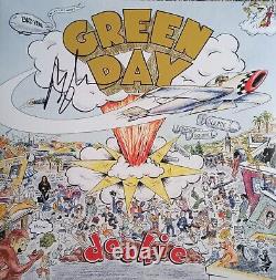Billie Joe Armstrong a signé l'album vinyle de Green Day Dookie.