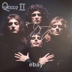 Brian May a signé l'album vinyle Queen II.