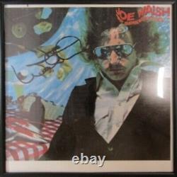 C'est Joe Walsh? Lp Autograph But Serious Folks Album Vinyle Signé Cadre De Couverture