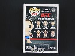 Chris Weidman a signé l'autocollant en vinyle Funko Pop! 03 UFC Fighter MMA BAS COA B