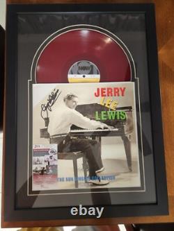 Disque vinyle de Jerry Lee Lewis avec pochette dédicacée, signé avec certificat d’authenticité (COA) ! RARE