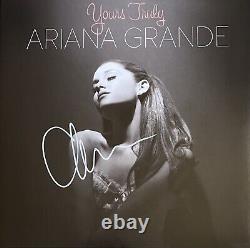 Disque vinyle signé d'Ariana Grande Yours Truly