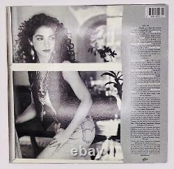 Gloria Estefan a signé les coupes autographiées dit les deux dit disque vinyle LP