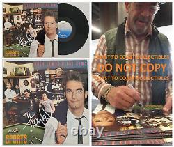 Huey Lewis a signé l'album Sports avec un certificat d'authenticité, preuve exacte d'un disque vinyle autographié.