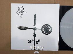 Jason Isbell a signé un disque vinyle LP autographié 'Weathervanes' avec le 400 Unit.