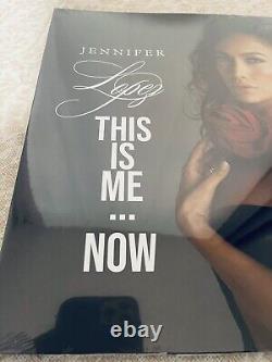 Jennifer Lopez a signé scellé This Is Me. Maintenant sur vinyle émeraude exclusif JLO