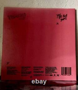 Justin Bieber a signé l'album Yummy en vinyle avec un autographe.