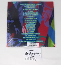 Kid Cudi a signé un insert vinyle autographié INSANO 2 LP Cover Art par KAWS EN MAIN