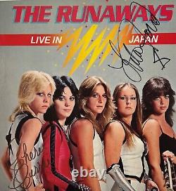 L'album vinyle dédicacé des Runaways signé par JSA - Lita Ford, Cherie Currie
