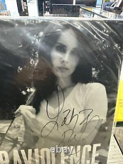 'Lana Del Ray a signé l'autographe de l'album 'Ultraviolence' en vinyle LP avec certification PSA COA'