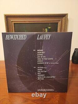 Laufey a signé Bewitched, Vinyle LP orange dédicacé