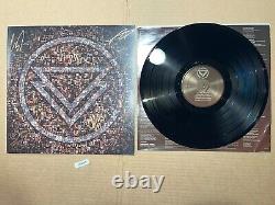 Le Fantôme à l'Intérieur Signe le Disque Vinyle Autographié LP Rise From The Ashes Live