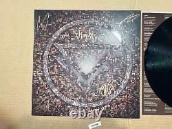 Le Fantôme à l'Intérieur Signe le Disque Vinyle Autographié LP Rise From The Ashes Live