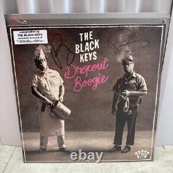 Le vinyle signé / autographié de The Black Keys Dropout Boogie neuf et scellé