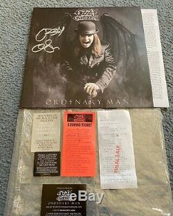Ozzy Osbourne A Signé Dédicacé Ordinaire Man Vinyl Amoemba Événement / Ticket Signature