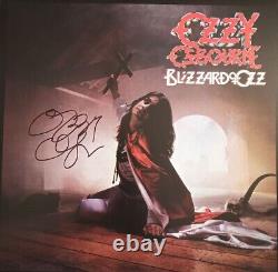 Ozzy Osbourne a signé l'album vinyle Blizzard Of Ozz