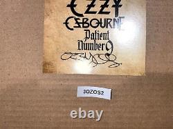 Ozzy Osbourne a signé un disque vinyle autographié de Black Sabbath Paranoid