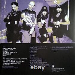 Phil Anselmo a signé l'enregistrement vinyle de Pantera Vulgar Display Of Power