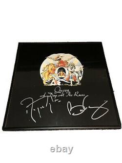 Reine Signée Autographe Encadré Jour À La Course Vinyle Brian May Roger Taylor Coa