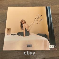 Sabrina Carpenter signée EMAILS I CAN'T SEND photo 11x11 + vinyle Bone BAS COA