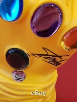 The Avengers Stan Lee Signe Thanos Infinity Gauntlet Glove Bank Marvel Comics