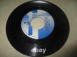 VIXEN JANET GARDNER disque vinyle PROMO signé/autographié 45 LOVE MADE ME