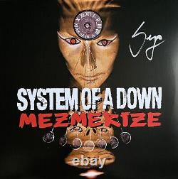 Vinyle Mezmerize de System Of A Down signé et autographié par Serj Tankian